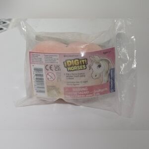 Thames & Kosmos Dig It! Horses Excavation Kit 3+ [ Read Details ]